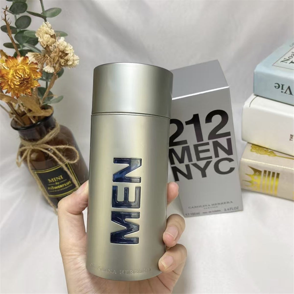 Carolina Herrera 212 Men NYC Eau de Toilette 100ml product image 3