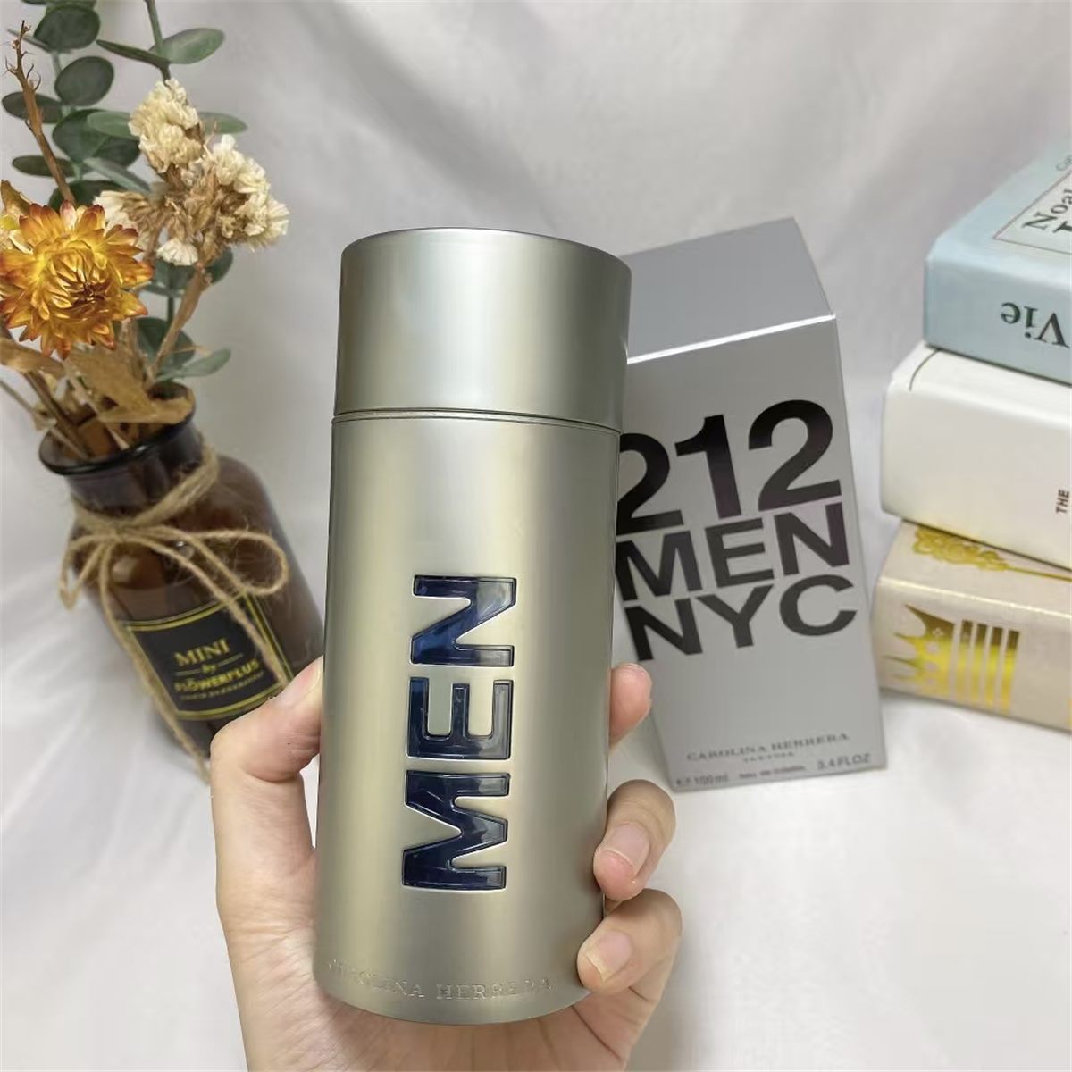 Carolina Herrera 212 Men NYC Eau de Toilette 100ml product image 3